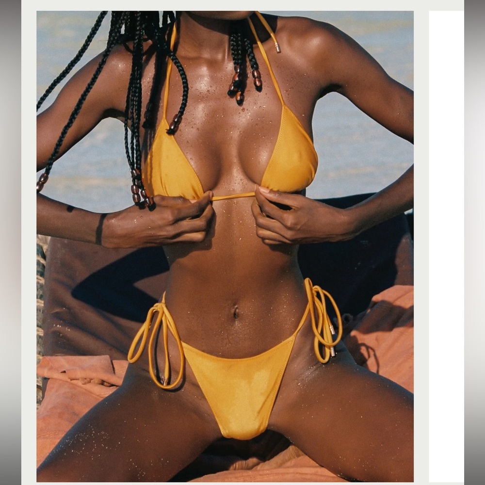 Le Triangle Set - Sunshine Yellow
